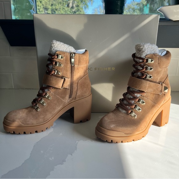 Marc Fisher Nature Suede Sherpa Trim Lug Sole Hiker Booties Sz 7.5 Med BNWB - Picture 3 of 15
